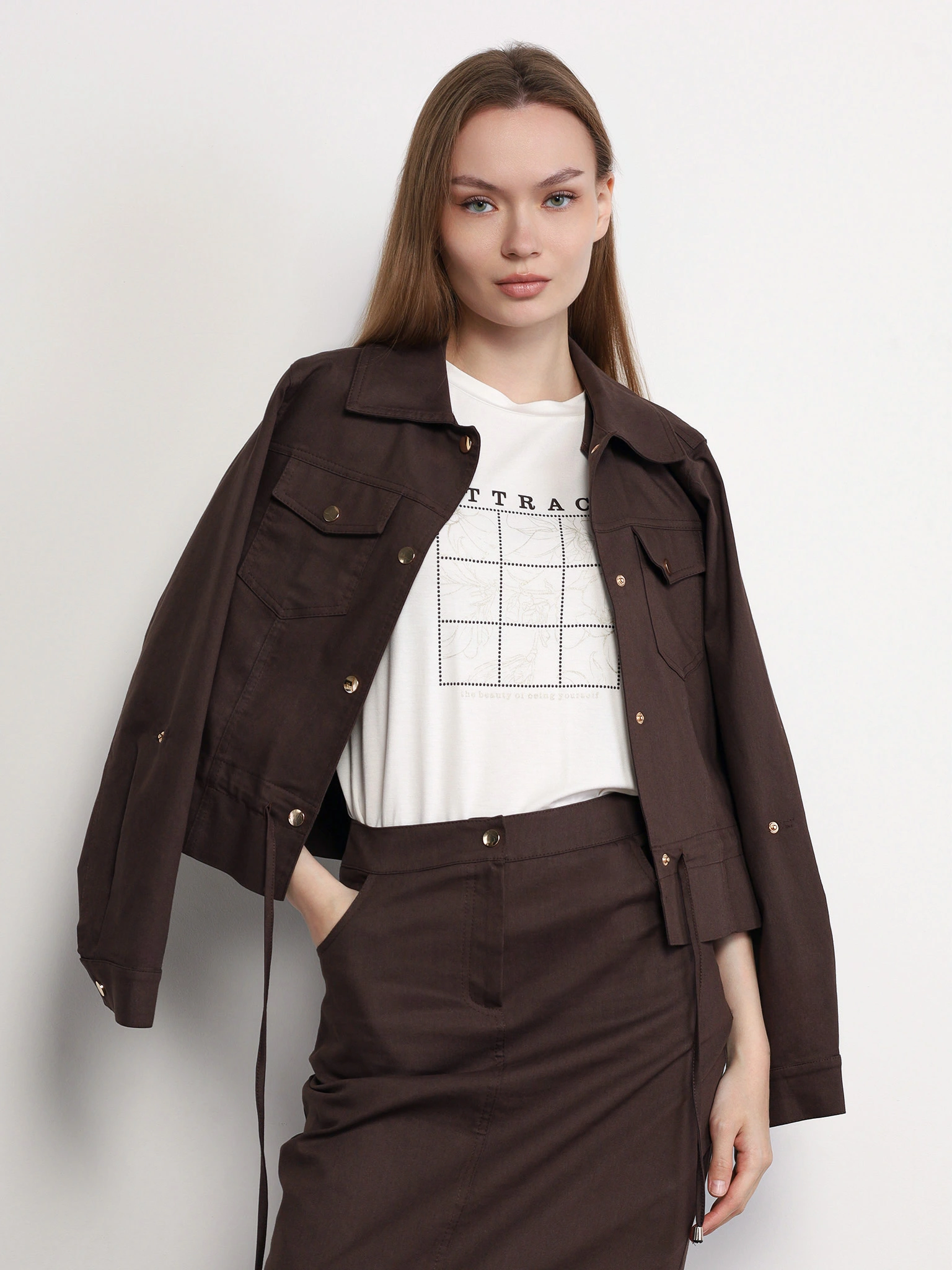 Жакет темно-коричневого цвета с кокеткой